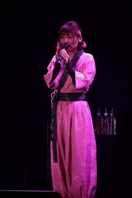 花澤香菜、忍びの頭領としてファンを魅了！ささやきの術とアコースティックライブが響いた「ディスティネーションの里☆」