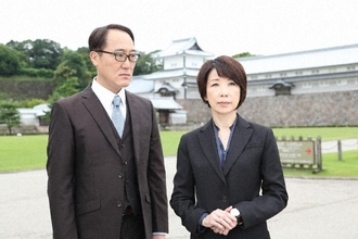 伊藤蘭と佐野史郎が演技の火花を散らす...2人の個性が詰まった珠玉のミステリー「仮釈放の条件 出口の裁判官 岬真斗香」