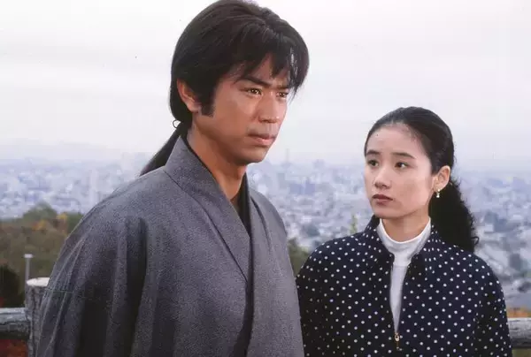 「若き日の時任三郎×原田知世が体現する、本質的で普遍的な愛情... 繊細かつ抑揚のある演技に心温まる「満月 MR.MOONLIGHT」」の画像