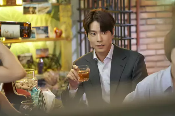 「東方神起・ユンホの真摯な魅力も光る！キャリアや友情、恋愛に悩む大人たちのオフィスドラマ「私たちの人生レース」」の画像