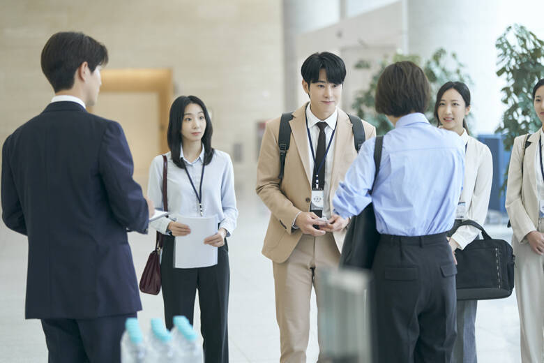 東方神起・ユンホの真摯な魅力も光る！キャリアや友情、恋愛に悩む大人たちのオフィスドラマ「私たちの人生レース」