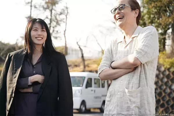 「有村架純が自然な演技力と天性の魅力で作り出した、不思議で優しい「ちひろさん」の世界」の画像