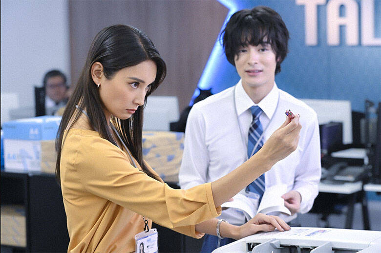 塩野瑛久の真価は繊細な人物表現にあり――大河ドラマと同年の出演作「無能の鷹」で見せた演技の振り幅