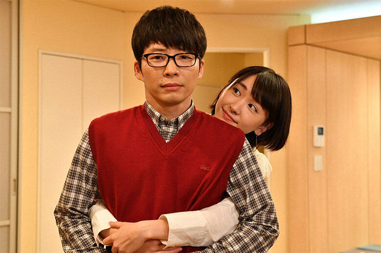 石田ゆり子のコミカルな演技が光る！新垣結衣と星野源の共演で契約結婚した男女の"ムズキュン"を描いた「逃げるは恥だが役に立つ」