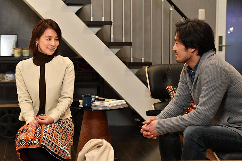 石田ゆり子のコミカルな演技が光る！新垣結衣と星野源の共演で契約結婚した男女の"ムズキュン"を描いた「逃げるは恥だが役に立つ」