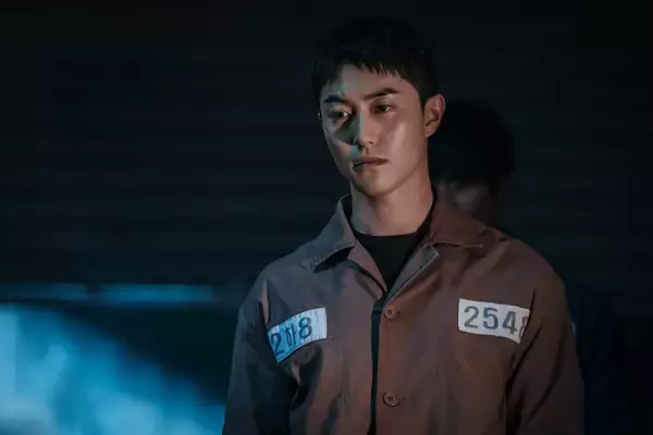 「イ・ジョンソクの除隊後初のドラマ「ビッグマウス」――初共演となった少女時代・ユナとの"夫婦の絆"にも心揺さぶられる必見のノワール作品」の画像