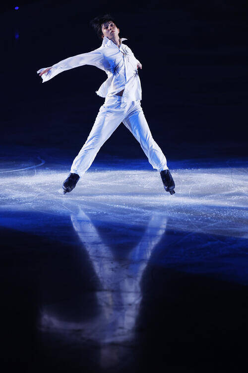 繊細さと力強さを兼ね備えた羽生結弦らが、未来への希望を表現したアイスショー『東和薬品 presents 羽生結弦 notte stellata 2026』の魅力