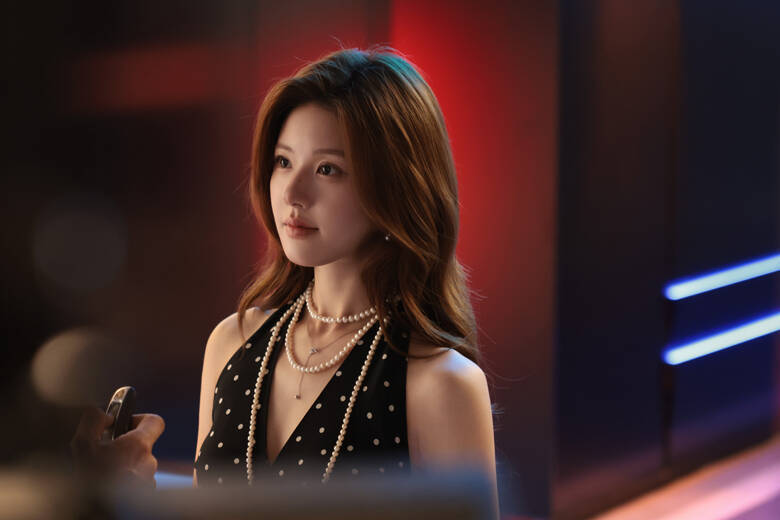 "可憐さ"を脱ぎ捨てたチャオ・ルースー(趙露思)、ウィリアム・チャン(陳偉霆)との"誰もが羨む夫婦像"が反響を呼んだ「私の完璧な結婚」