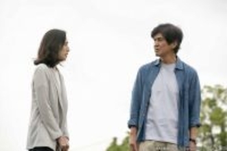 佐藤浩市＆天海祐希、名優2人の繊細な演技が役柄にリアリティを持たせる「Aではない君と」
