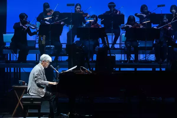 「来生たかお、デビュー50周年ツアーが開幕 名曲の数々が響いた初日公演をレポート」の画像