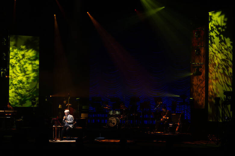 来生たかお、デビュー50周年ツアーが開幕 名曲の数々が響いた初日公演をレポート