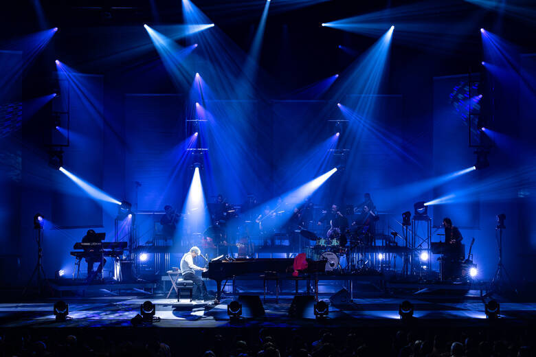 来生たかお、デビュー50周年ツアーが開幕 名曲の数々が響いた初日公演をレポート