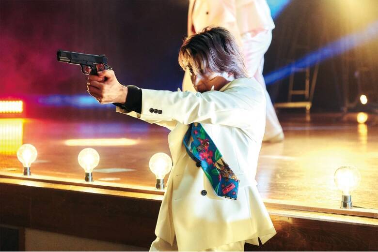 Snow Manでの姿とのギャップに見惚れる...佐久間大介が内田英治監督と共に俳優としての階段を歩む3度目のタッグ作「スペシャルズ」