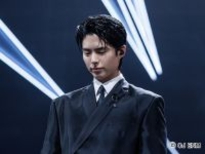 Stray Kids、ENHYPENの涙の初受賞も...追悼ムード一色の「MAMA」に連帯感をもたらしたパク・ボゴムやチョウ・ユンファらの言動に滲む、誠実な人間性