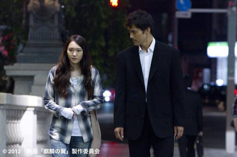 中井貴一の背中と緻密な表情が魅せる説得力、映画「麒麟の翼〜劇場版・新参者〜」