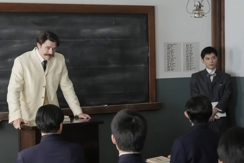 吉沢亮が演じる錦織さんの"陰り"を帯びる表情の裏にあるものとは...ヘブン先生(トミー・バストウ)とのブロマンスな友情でも際立つ存在感