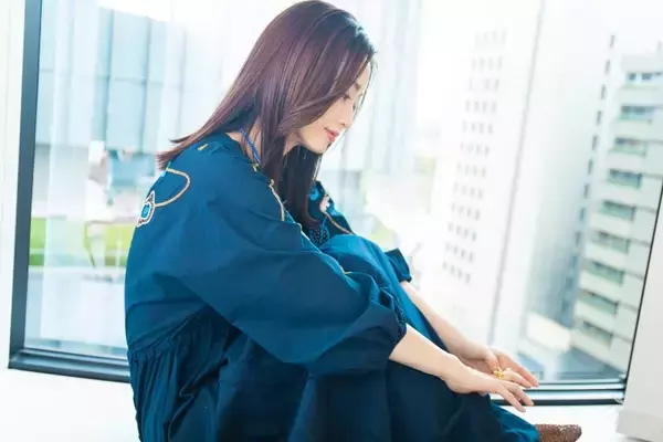 「上戸彩、誠実すぎる目黒蓮に衝撃「メイク中に呼ばれて...」映画『SAKAMOTO DAYS』インタビュー」の画像