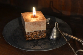 那須高原のキャンドル専門店がつくった“コーヒー豆”のサステナブル蝋燭