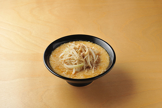 白馬｜スノーピーク複合施設に季節限定の「雪峰食堂」が誕生！ 新潟『食堂ミサ』名物が長野初上陸