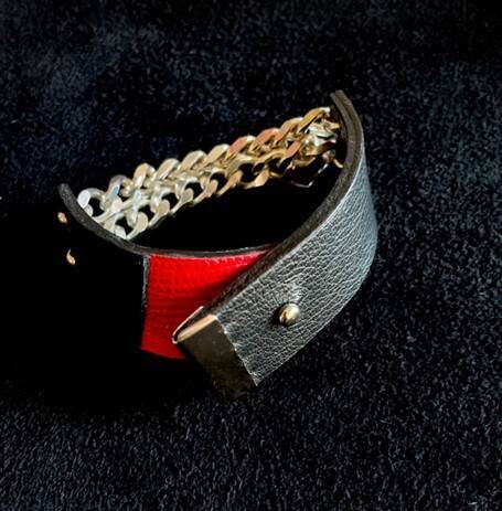 松隈ケンタ氏とコラボ！シルバーチェーン×赤黒レザーを組み合わせたロックな「NYFWブレスレット」