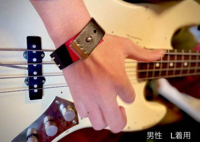 松隈ケンタ氏とコラボ！シルバーチェーン×赤黒レザーを組み合わせたロックな「NYFWブレスレット」