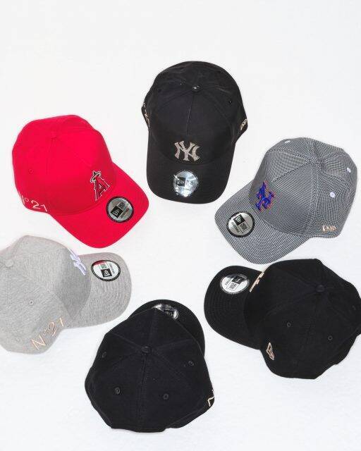 N21、MLBとNEW ERAがトリプルコラボ。華やかなフットウェア 