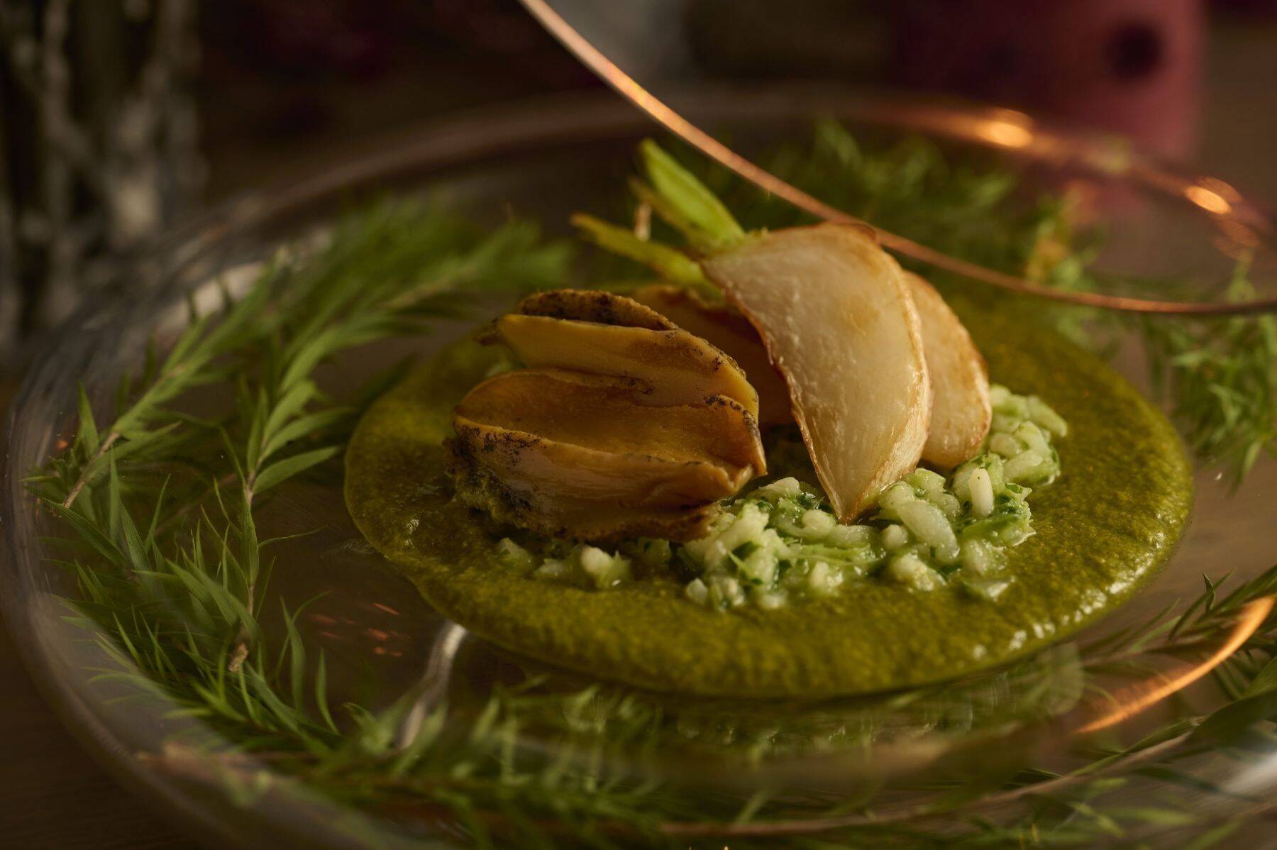 明治公園内の薪火フレンチ「natuRe tokyo」が贈る、華やかな料理を集めたクリスマスディナーコース