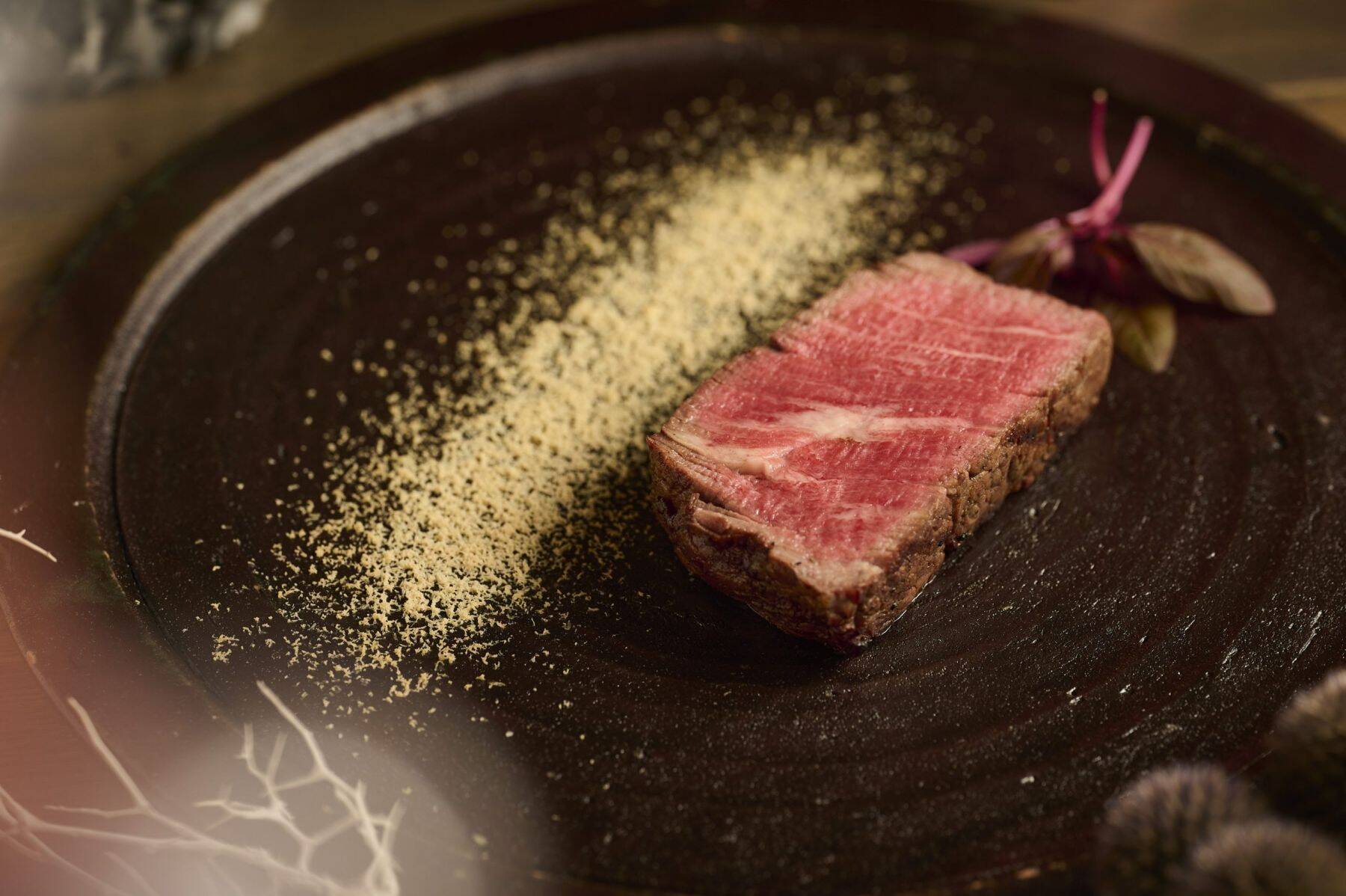 明治公園内の薪火フレンチ「natuRe tokyo」が贈る、華やかな料理を集めたクリスマスディナーコース