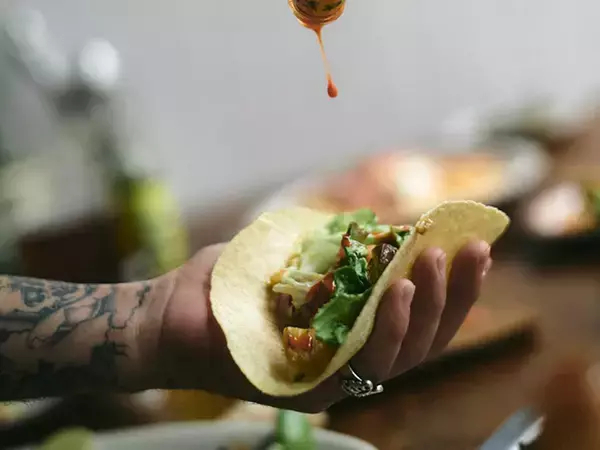 「品川駅に“トーキョー”をテーマにした陽気なメキシカンダイナー「WIRED TACOS CLUB TOKYO」オープン」の画像