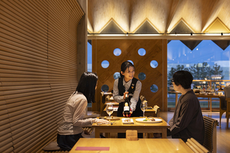 山形｜田んぼに浮かぶホテル「SUIDEN TERRASSE」が、「水と米」を堪能する新ディナーを展開