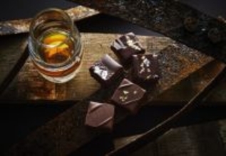 5つの蒸溜所のウイスキーとのマリアージュを楽しむ「ショコラティエ パレドオール」のショコラ