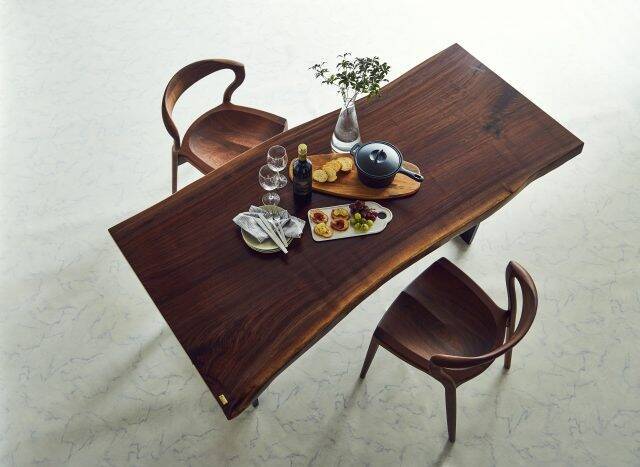 憧れの一枚板テーブルが集結。国産家具ブランド「ATELIER MOKUBA」のポップアップストア開催