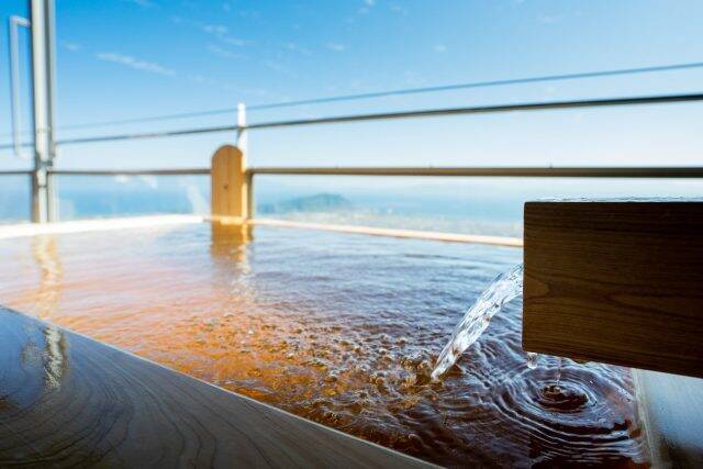 今年のクリスマスは、ホテルで心温まるひと時を。ヒーリングリゾートホテル「別邸 天降る丘」の限定プラン