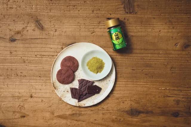 アルコールにも合う「八幡屋礒五郎コラボKAN-KAN」。和のスパイス香るクッキーの特別な味わいに注目