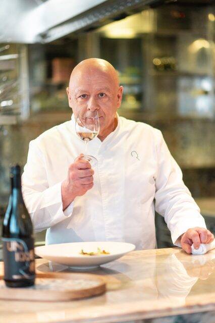 フレンチのスターシェフとWAKAZEの日本酒がコラボ。料理と味わう3種のカプセルコレクション