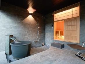 サウナ付きの一棟貸切宿「今昔荘 奈良 ならまち 蒸風呂邸」。レトロモダンな空間に注目