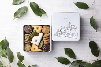 藤本壮介氏デザインの「白井屋ホテル」の姿がクッキーに。大人の上質な手土産に最適な「白井屋ホテル クッキー缶」