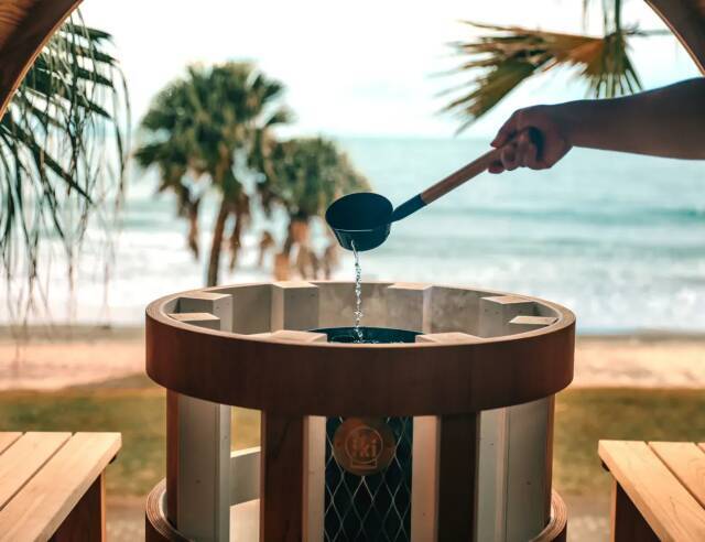 サーフィンとともにサウナも満喫！千葉の別荘「WITH SEA一宮TORAMI」にバレルサウナを導入