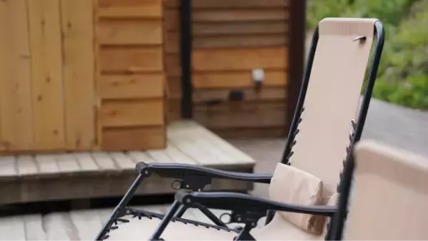 「サーフィンとともにサウナも満喫！千葉の別荘「WITH SEA一宮TORAMI」にバレルサウナを導入」の画像