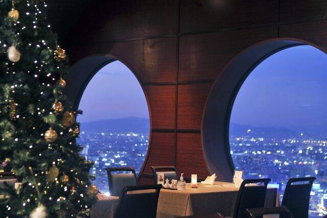 梅田スカイビルからの夜景を望む特別な一夜に 2つのレストランがクリスマスディナーの予約受付中 22年10月24日 エキサイトニュース 2 2