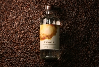 芳醇な余韻。memento mori × ダンデライオン・チョコレート × 越後薬草の「Cacao Gin 2025」登場