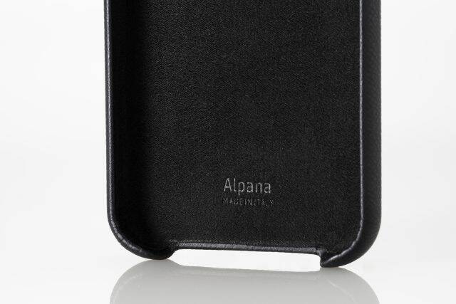 高級レザーアクセサリーブランド「Alpana」がローンチ。iPhoneをブラックレザーで上品に彩る