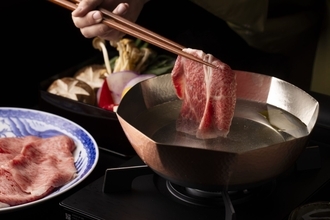 全国から厳選したA5ランク和牛をすき焼きで。京都・円山公園内に「すき焼き十二天」が開業