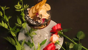 福岡・博多BAR店限定の「フラワースイーツ懐石」。完全会員制フラワーバーで提供開始