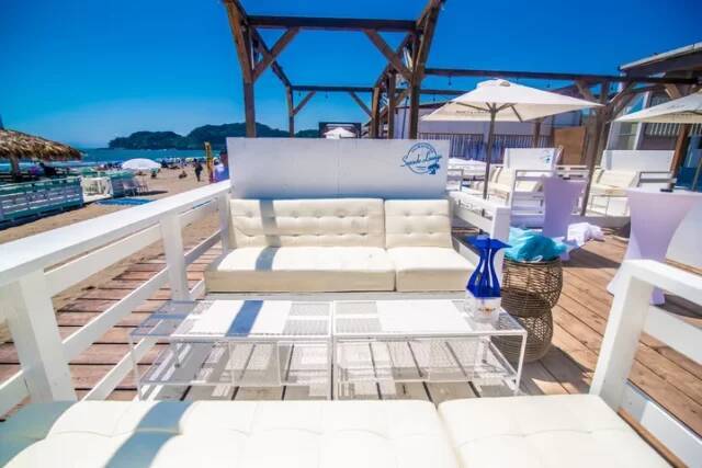 「海」×「ビール」×「BBQ」を楽しめるリゾートハウス「由比ヶ浜海の家 BBQ SEASIDE LOUNGE」