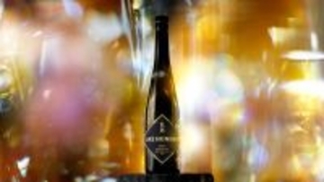 エレガントなアロマと優美な味わい。14年間氷温熟成したヴィンテージ日本酒「礼比」が数量限定で登場