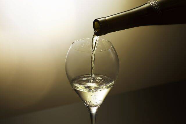 エレガントなアロマと優美な味わい。14年間氷温熟成したヴィンテージ日本酒「礼比」が数量限定で登場