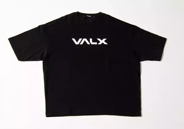 「シンプルなデザインと着心地にこだわった「VALX」待望のニューアパレルアイテム」の画像