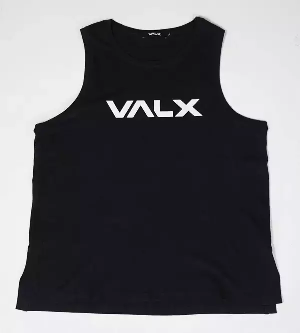「シンプルなデザインと着心地にこだわった「VALX」待望のニューアパレルアイテム」の画像