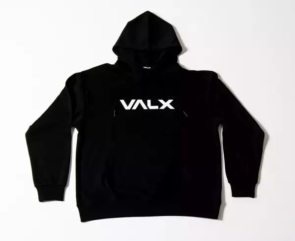 「シンプルなデザインと着心地にこだわった「VALX」待望のニューアパレルアイテム」の画像
